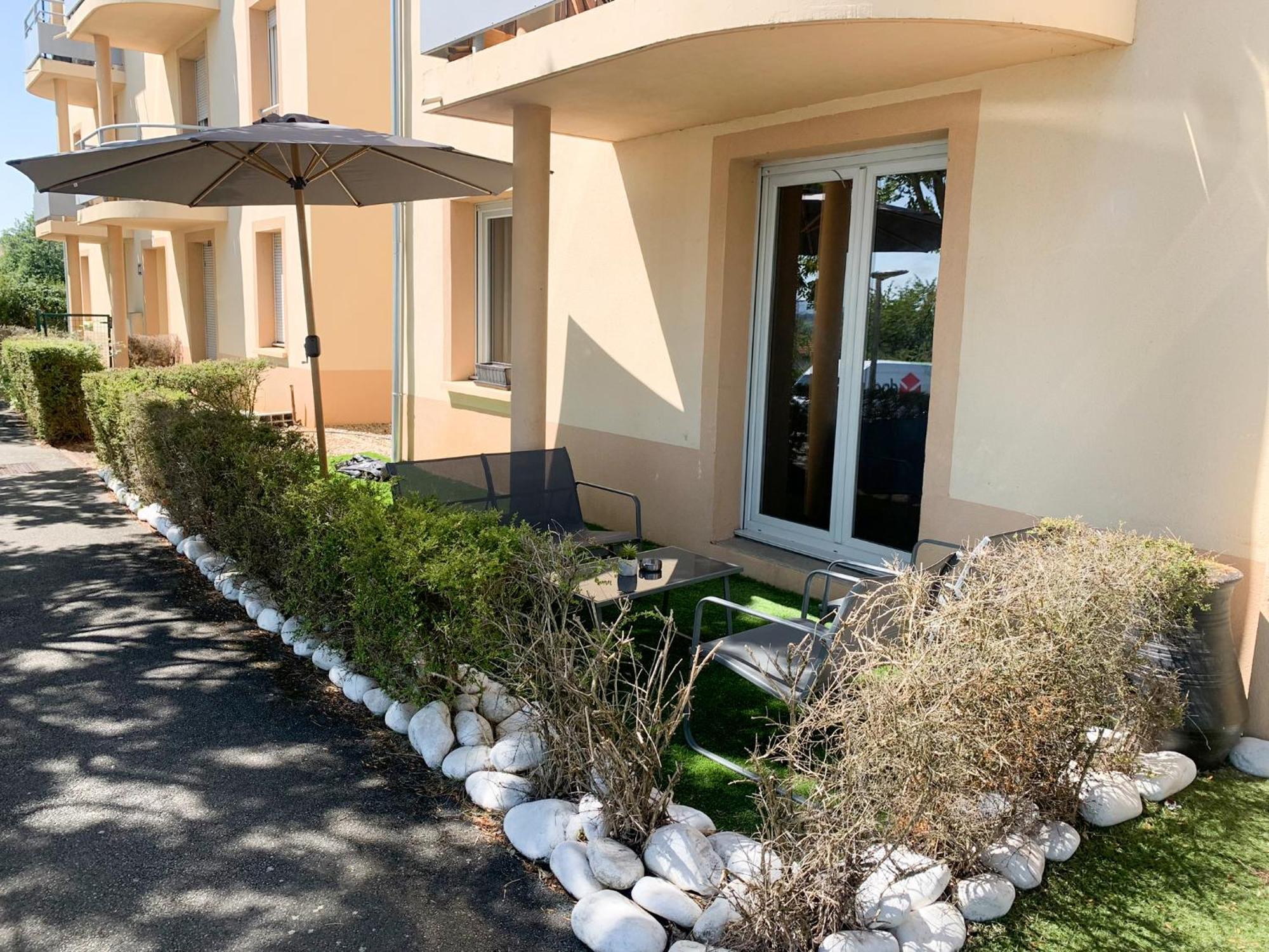 Appartement Les Hauts Du Beaujolais Лима Экстерьер фото